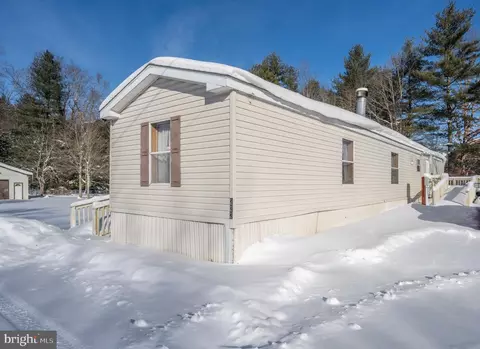 223 Preston Ln, Oakland, MD 21550