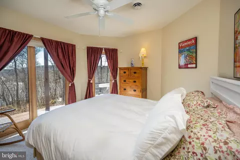 Bedroom - 2316 Marsh Hill Rd, Mc Henry, MD 21541 photo 4 of 11