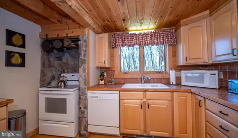 Kitchen - 2316 Marsh Hill Rd, Mc Henry, MD 21541 photo 2 of 6