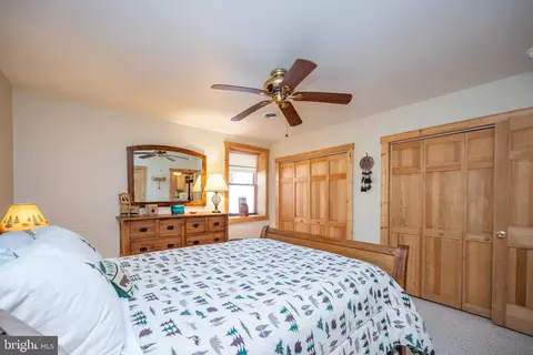 Bedroom - 2316 Marsh Hill Rd, Mc Henry, MD 21541 photo 10 of 11