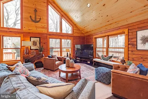 Living - 758 Crows Point Rd, Swanton, MD 21561 photo 3 of 7