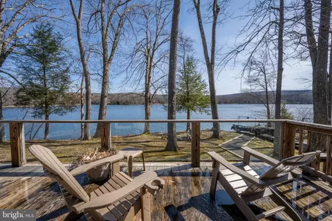 581 Skippers Point Rd, Oakland, MD 21550