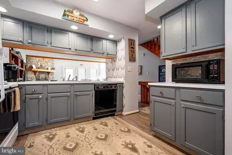 Kitchen - 1333 Deep Creek Dr #4, Mc Henry, MD 21541 photo 2 of 4