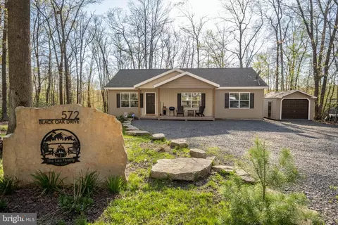 572 Black Oak Dr, Oakland, MD 21550
