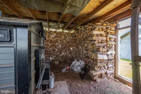 Entry Way - 489 Collier Rd, Accident, MD 21520 photo 6 of 7