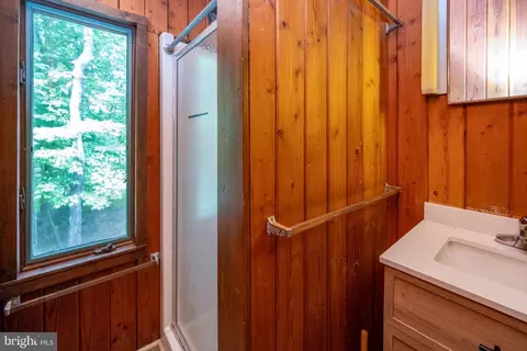 Bath - 1061 Crows Point Rd, Swanton, MD 21561 photo 5 of 7