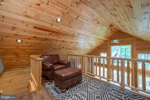 Entry Way - 819 Fork Run Trl, Mc Henry, MD 21541 photo 6 of 8