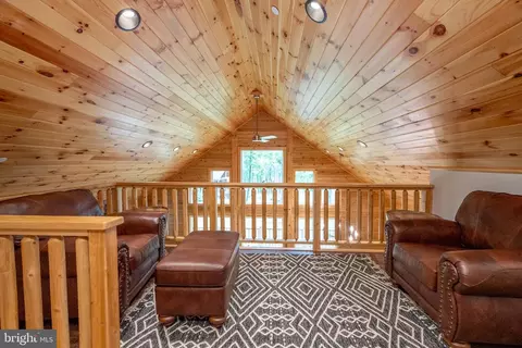 Entry Way - 819 Fork Run Trl, Mc Henry, MD 21541 photo 5 of 8