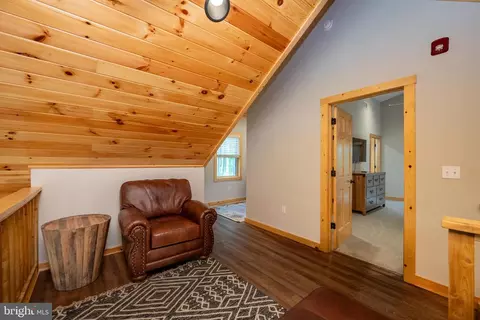 Entry Way - 819 Fork Run Trl, Mc Henry, MD 21541 photo 4 of 8