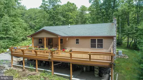 555 Fox Tail Rd, Oakland, MD 21550