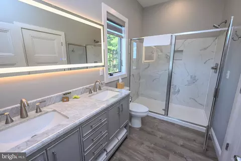 Bath - 157 Fairgate Rd, Mc Henry, MD 21541 photo 8 of 10