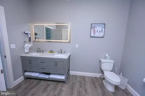 Bath - 157 Fairgate Rd, Mc Henry, MD 21541 photo 5 of 10