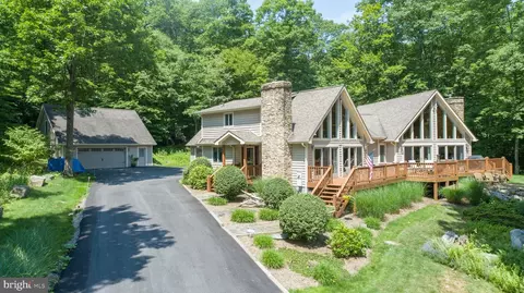 525 Lake Forest Dr, Oakland, MD 21550