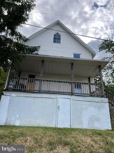 410 K St, Oakland, MD 21550