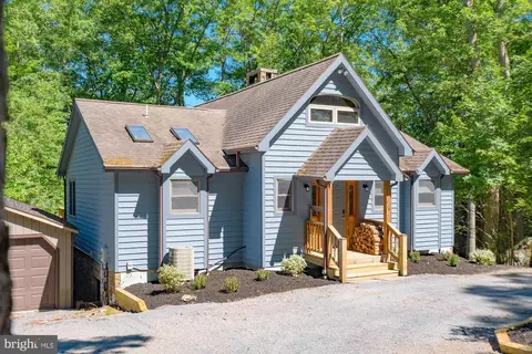 464 Lake Forest Dr, Oakland, MD 21550