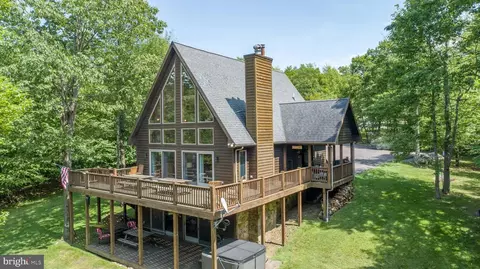 82 Mountainview Ct, Oakland, MD 21550