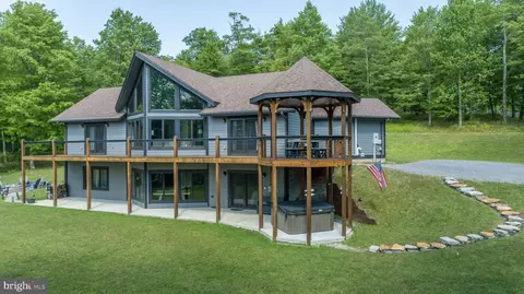 722 Winding Estates Dr, Mc Henry, MD 21541