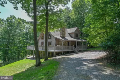 204 Farm View Ln, Oakland, MD 21550