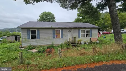 20 Railroad St, Grantsville, MD 21536