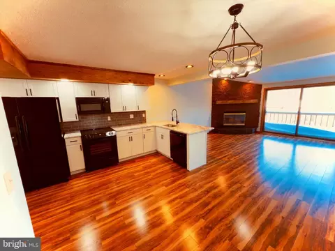 17 Laurel Brk #17, Oakland, MD 21550