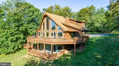 889 Paradise Ridge Rd, Oakland, MD 21550