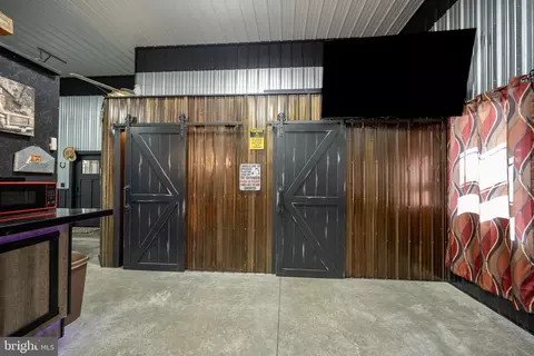 Entry Way - 2544 Devils Half Acre Rd, Accident, MD 21520 photo 6 of 14