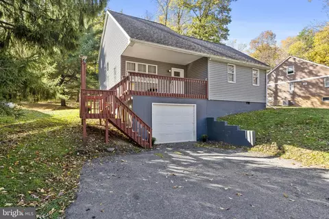 3554 Lake Shore Dr, Oakland, MD 21550