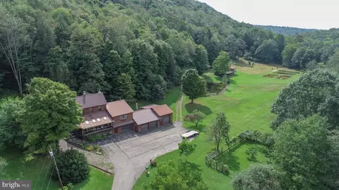 2527 Pigs Ear Rd, Grantsville, MD 21536