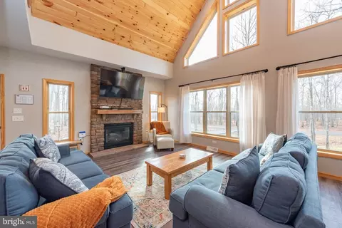 Living - 367 Fern Loop Dr, Mc Henry, MD 21541 photo 1 of 3