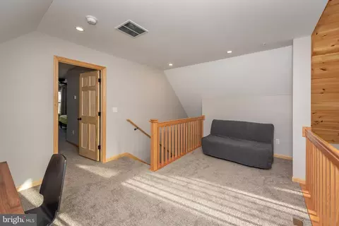 Entry Way - 367 Fern Loop Dr, Mc Henry, MD 21541 photo 2 of 3