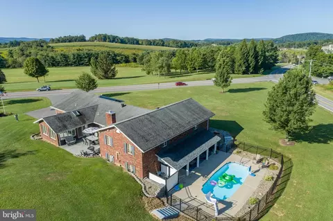 604 Harvey Winters Dr, Oakland, MD 21550