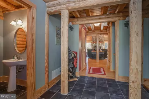 Entry Way - 283 Highline Dr, Mc Henry, MD 21541 photo 6 of 16