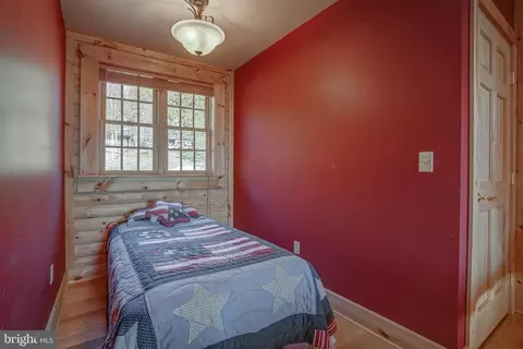 Bedroom - 283 Highline Dr, Mc Henry, MD 21541 photo 7 of 18