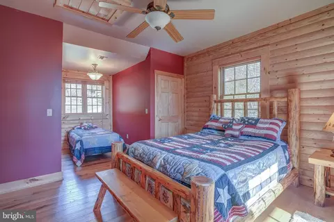 Bedroom - 283 Highline Dr, Mc Henry, MD 21541 photo 6 of 18