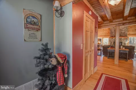 Entry Way - 283 Highline Dr, Mc Henry, MD 21541 photo 7 of 16