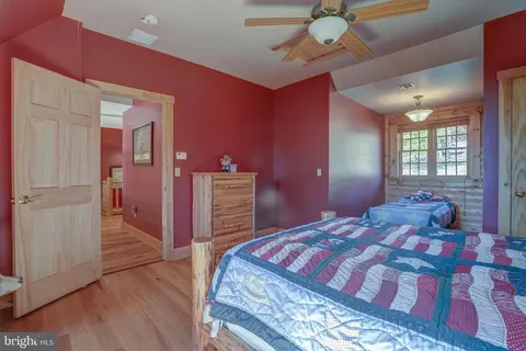 Bedroom - 283 Highline Dr, Mc Henry, MD 21541 photo 9 of 18
