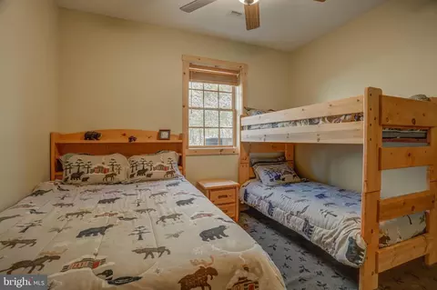 Bedroom - 283 Highline Dr, Mc Henry, MD 21541 photo 14 of 18