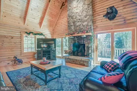 Living - 283 Highline Dr, Mc Henry, MD 21541 photo 3 of 4