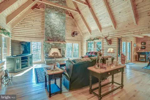 Living - 283 Highline Dr, Mc Henry, MD 21541 photo 2 of 4