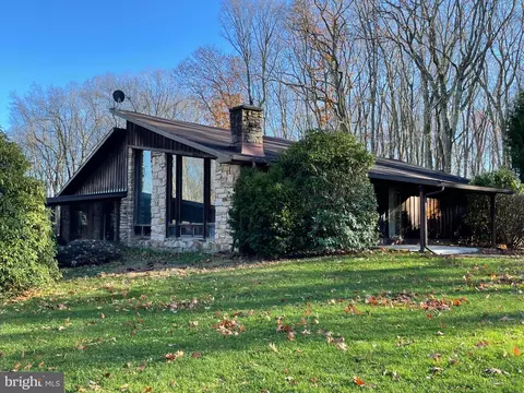672 Glade Rd, Friendsville, MD 21531
