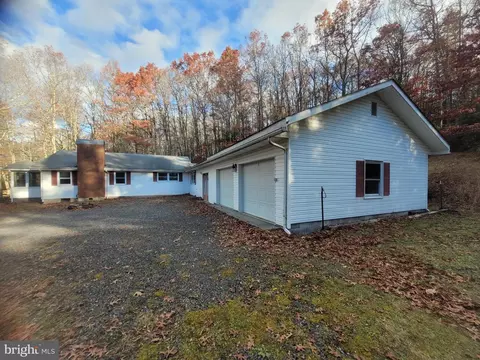 405 Sunnyside Rd, Oakland, MD 21550