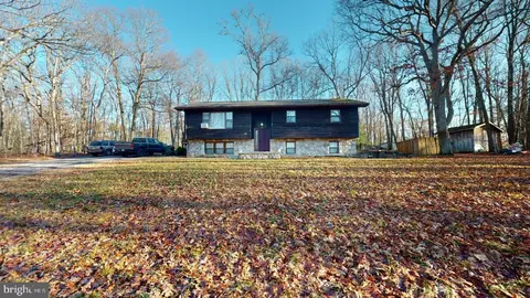 202 Deerfield Dr, Oakland, MD 21550