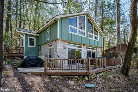3084 Lake Shore Dr, Oakland, MD 21550