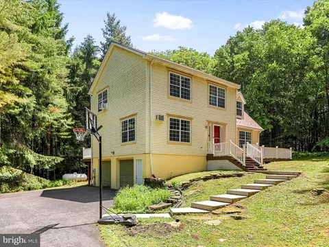 Exterior - 404 Pine Grove Rd, Lonaconing, MD 21539 photo 4 of 9