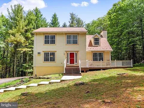 Exterior - 404 Pine Grove Rd, Lonaconing, MD 21539 photo 3 of 9