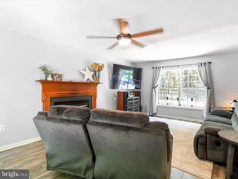 Living - 404 Pine Grove Rd, Lonaconing, MD 21539 photo 3 of 4