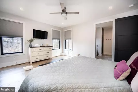 Bedroom - 415 Mountaintop Rd, Mc Henry, MD 21541 photo 4 of 18