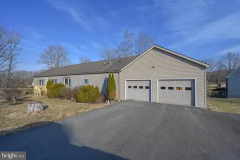 707 Sunshine Dr, Oakland, MD 21550