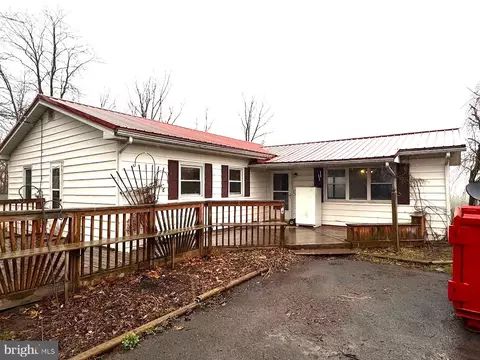 3821 Underwood Rd, Oakland, MD 21550