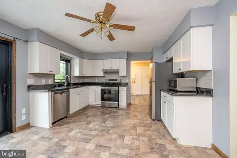 Kitchen - 208 Drane Dr, Accident, MD 21520 photo 1 of 3